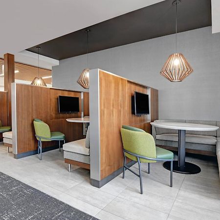 Courtyard By Marriott Manhattan Aggieville מראה חיצוני תמונה