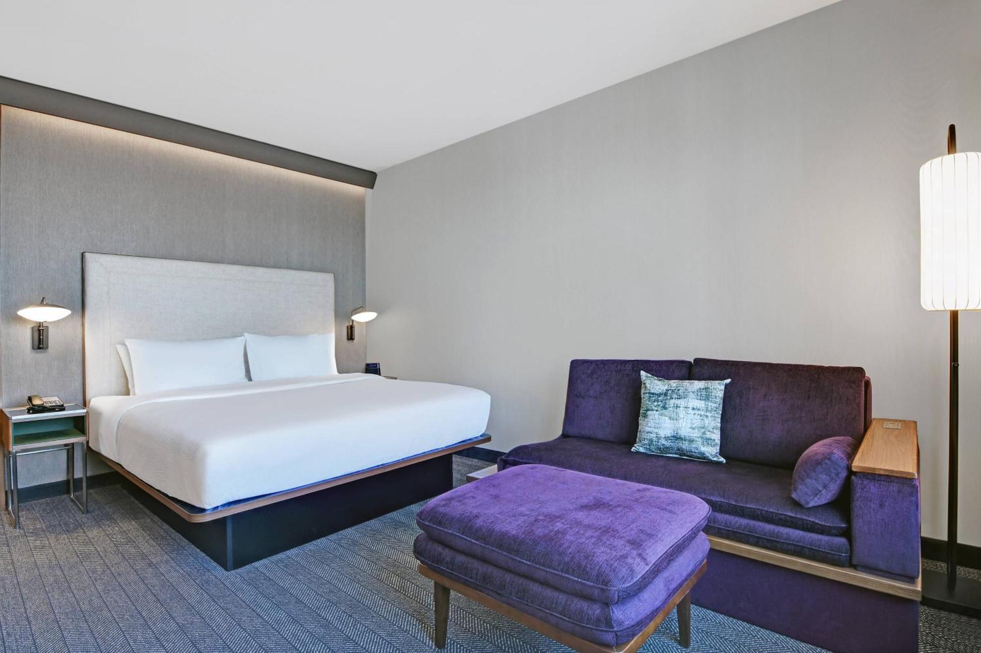 Courtyard By Marriott Manhattan Aggieville מראה חיצוני תמונה