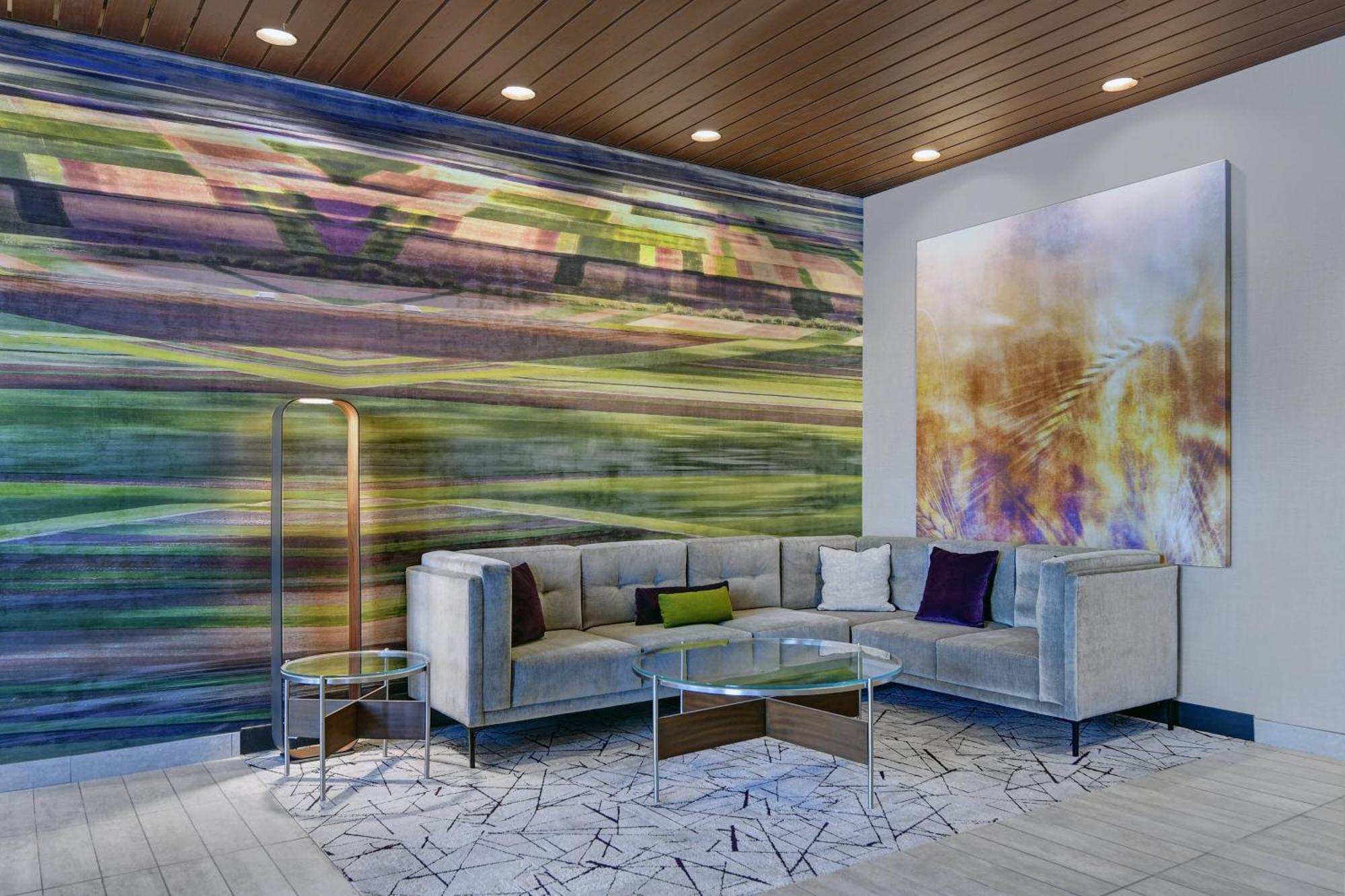 Courtyard By Marriott Manhattan Aggieville מראה חיצוני תמונה