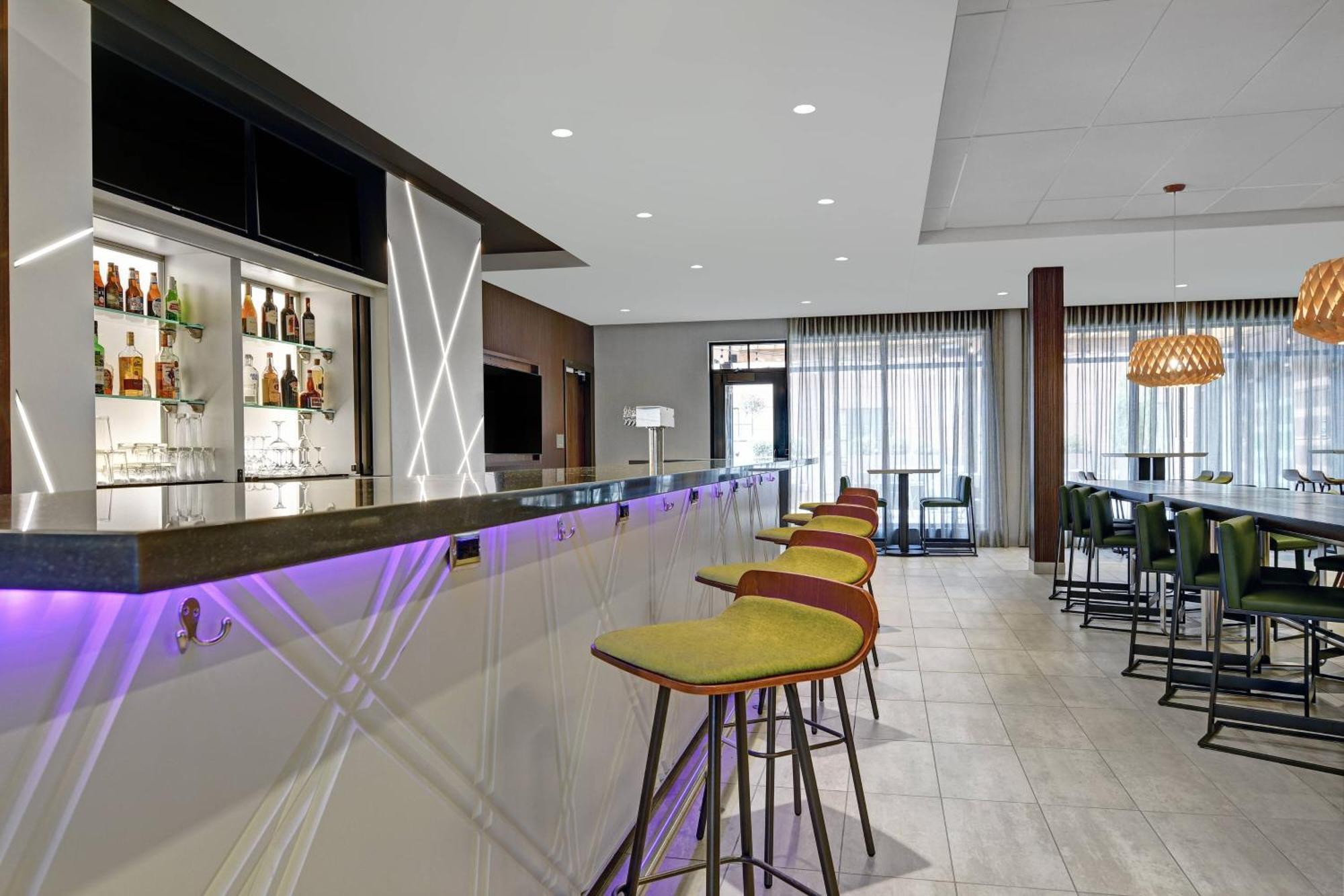 Courtyard By Marriott Manhattan Aggieville מראה חיצוני תמונה
