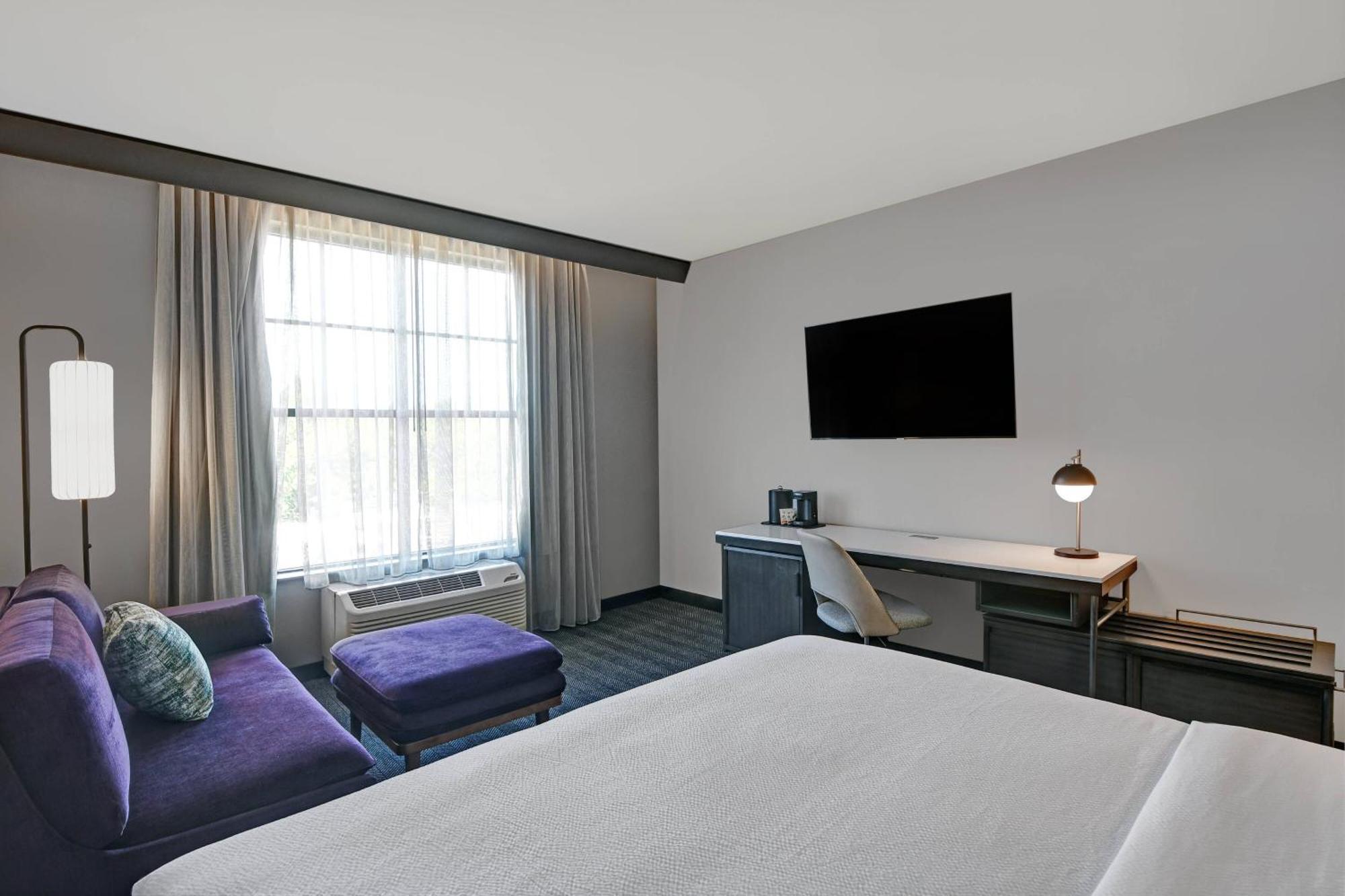 Courtyard By Marriott Manhattan Aggieville מראה חיצוני תמונה